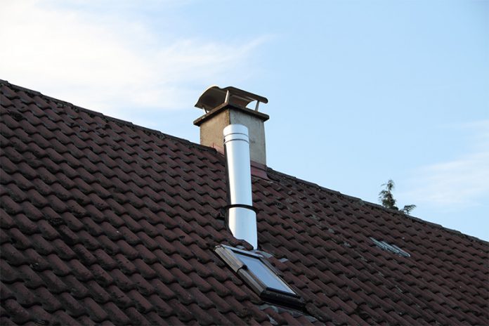029_173937907 Ein Kamin sollte für alle Brennstoffe geeignet sein.