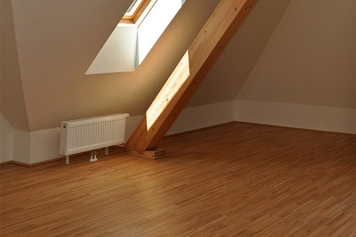 048_72711538 Gefördert: Für den Dachgeschoss-Ausbau gibt es mitunter Euros von Bund oder Land.