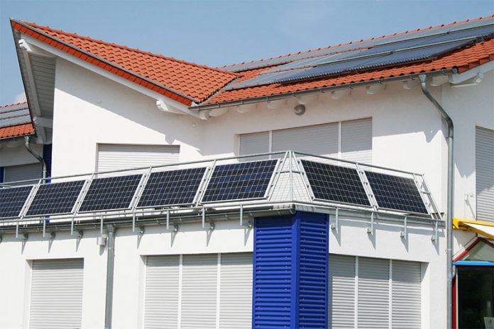 325_13763291 Die Eigenschaften, die ein Niedrigenergiehaus mitbringen soll, sind nicht selten von Land zu Land unterschiedlich.