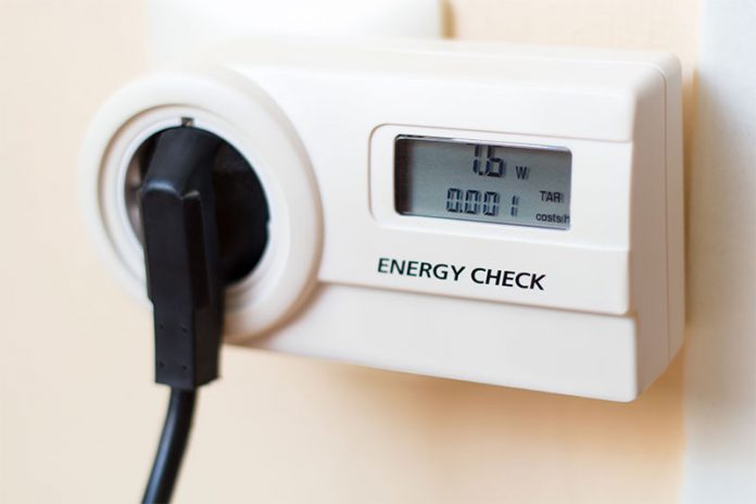 326_45621238 Keine Bange: Für die Energieüberwachung benötigen Sie kein Ingenieursstudium. Kleine Helfer aus dem Fachhandel unterstützen Sie bei der Suche nach Stromfressern.