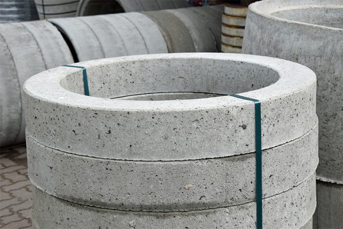 0362bt145771439 Schachtringe aus Beton finden Verwendung als Zisternen, für Kanäle und im Brunnenbau.